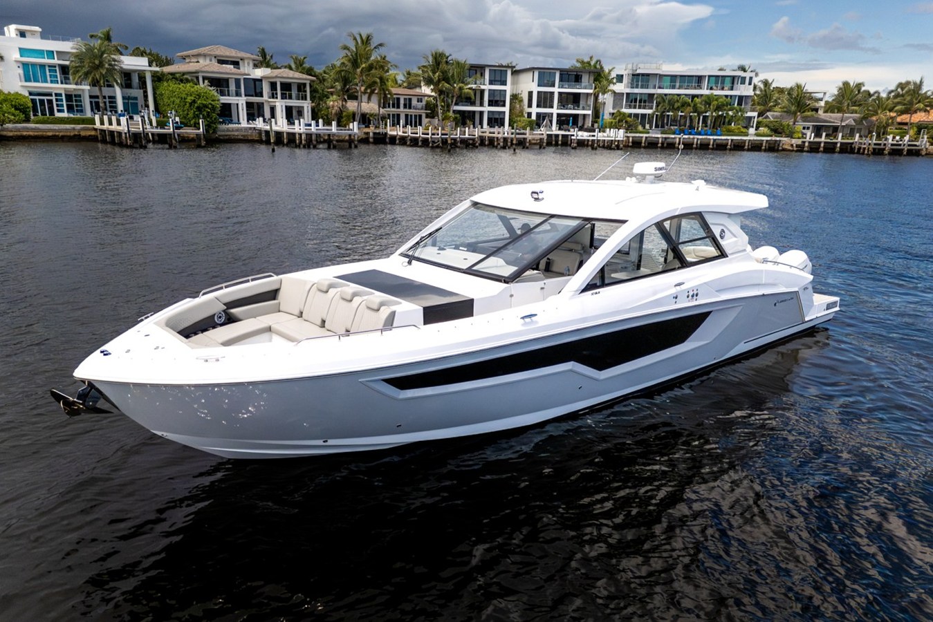 Cruisers Yachts 50 GLS OB — 2026 Cruisers Yachts 50 GLS OB — fotoğraf 2