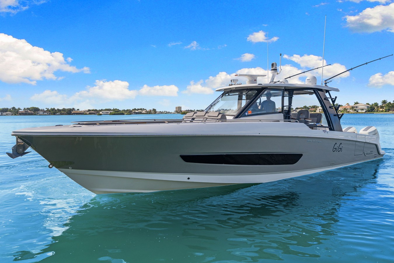 Boston Whaler 420 OUTRAGE — 2023 Boston Whaler 420 Outrage — photo 2