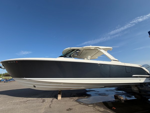 TIARA YACHTS 43 LS