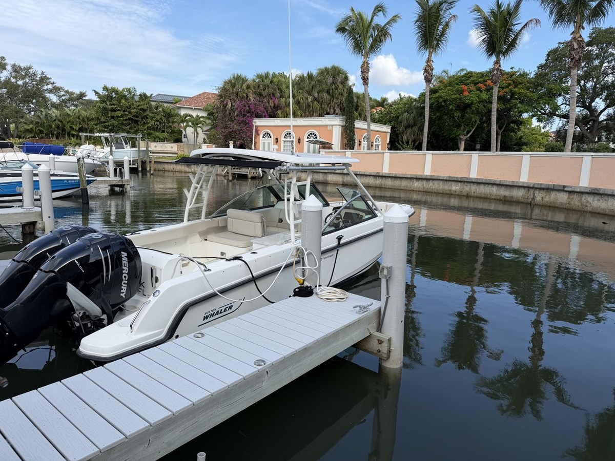 Boston Whaler 270 VANTAGE — 2016 Boston Whaler 270 Vantage — photo 2