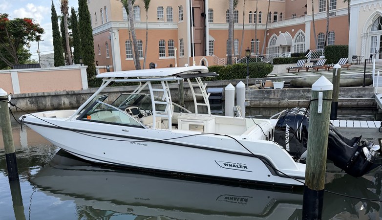 BOSTON WHALER 270 VANTAGE — 2016 Boston Whaler 270 Vantage