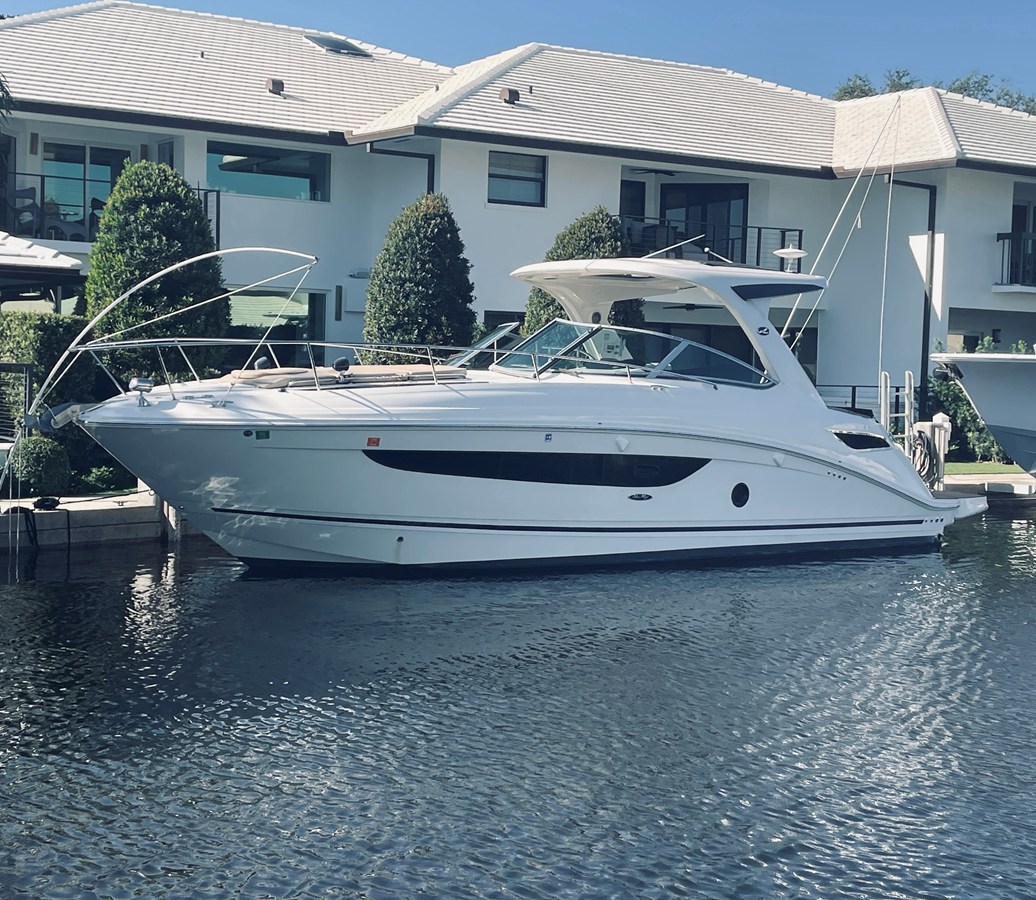 Sea Ray 350 SUNDANCER — 2017 Sea Ray 350 Sundancer — photo 3