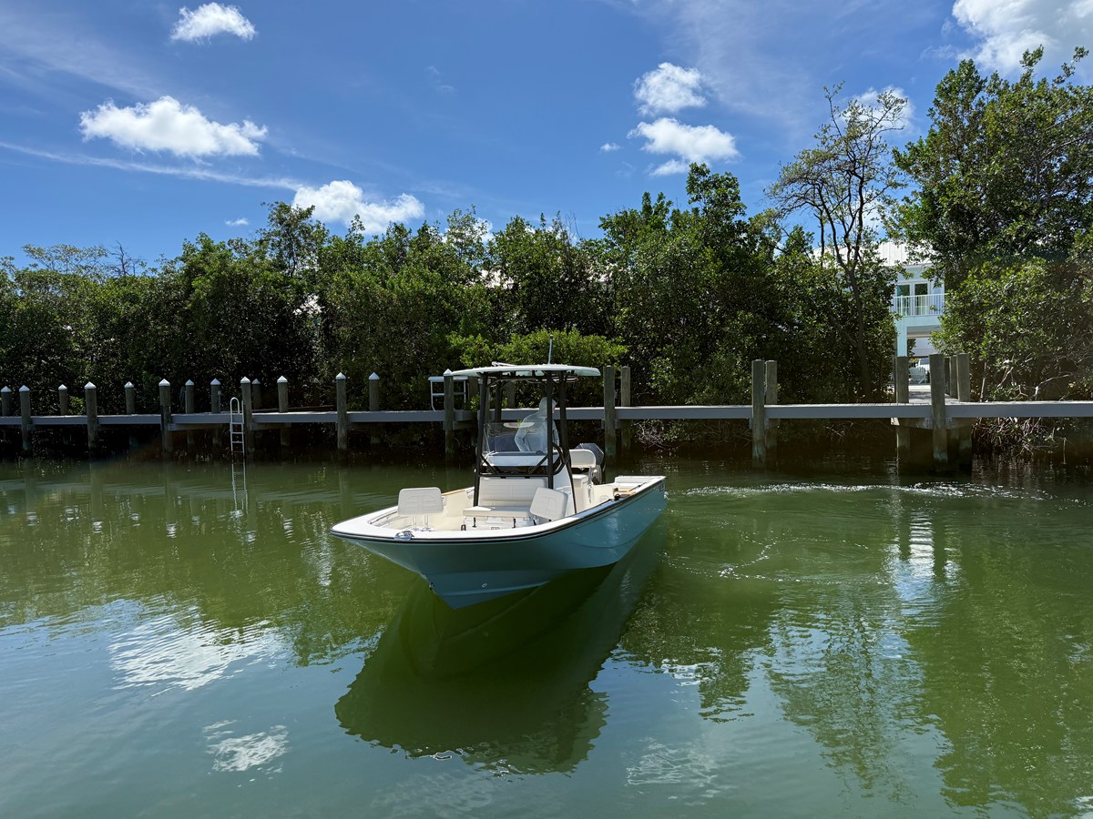 Boston Whaler 210 Montauk — 2027 Boston Whaler 210 Montauk — photo 4