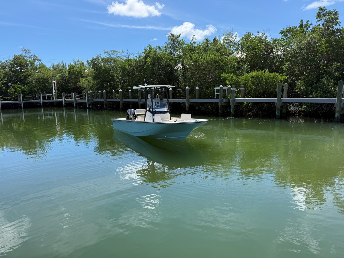 Boston Whaler 210 Montauk — 2027 Boston Whaler 210 Montauk — photo 5
