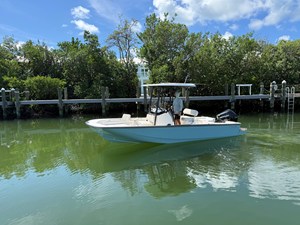 BOSTON WHALER 210 MONTAUK