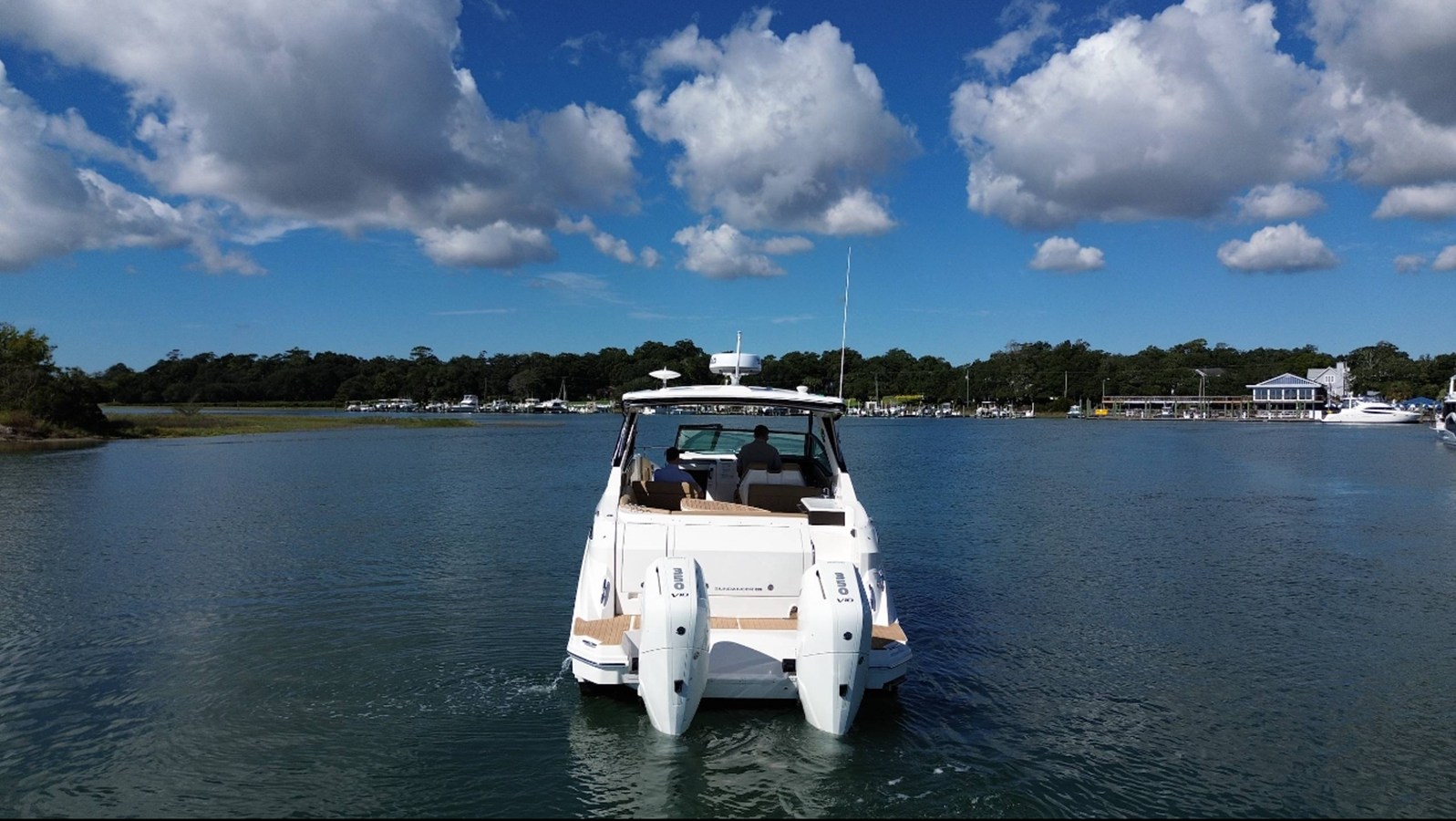 Sea Ray Sundancer 320 Outboard — 2025 Sea Ray Sundancer 320 Outboard — photo 3