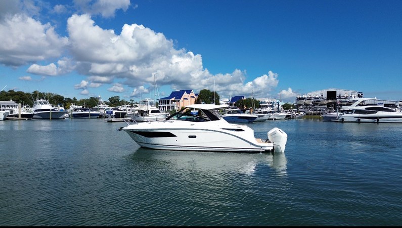 SEA RAY SUNDANCER 320 OUTBOARD — 2025 Sea Ray Sundancer 320 Outboard
