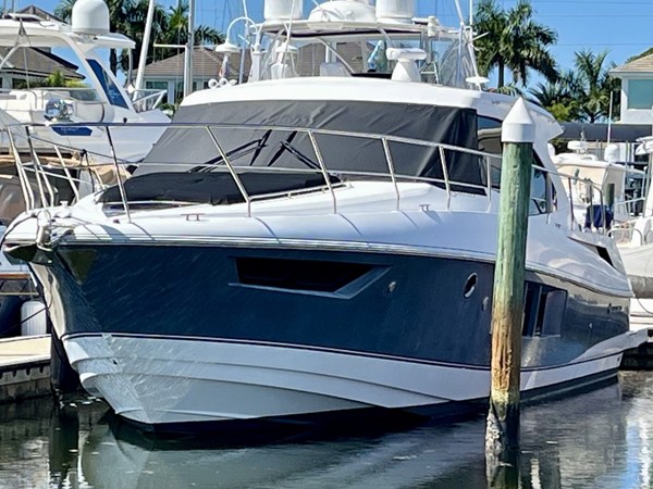 2017 Cruisers Yachts 45 CANTIUS 2