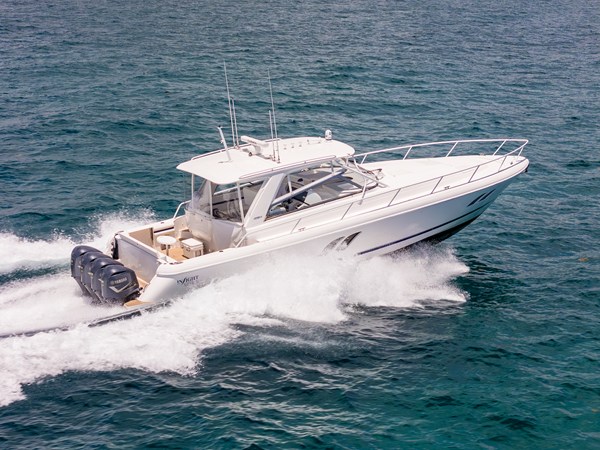 2018 Intrepid 475 SPORT YACHT 3
