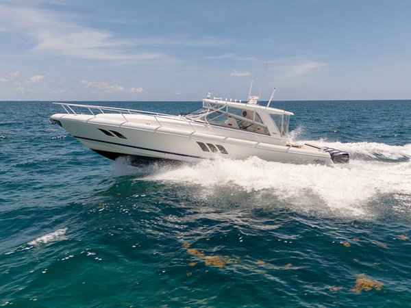 2018 Intrepid 475 SPORT YACHT 4