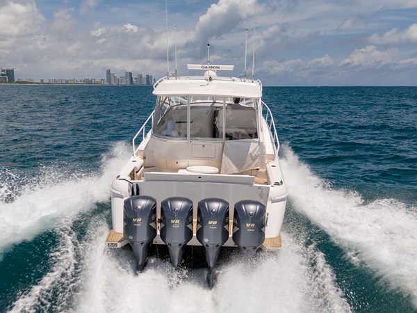 2018 Intrepid 475 SPORT YACHT 5