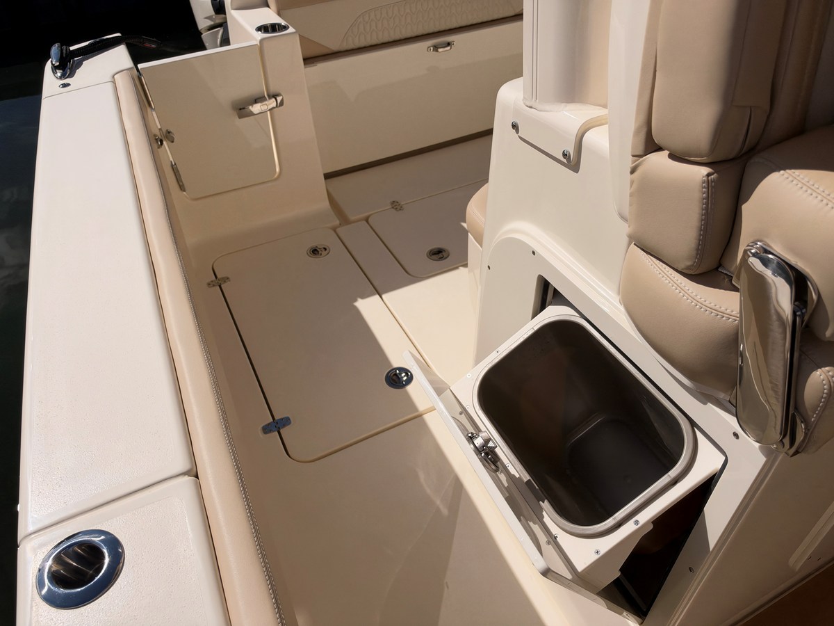 SCOUT 330 LXF, photo 24