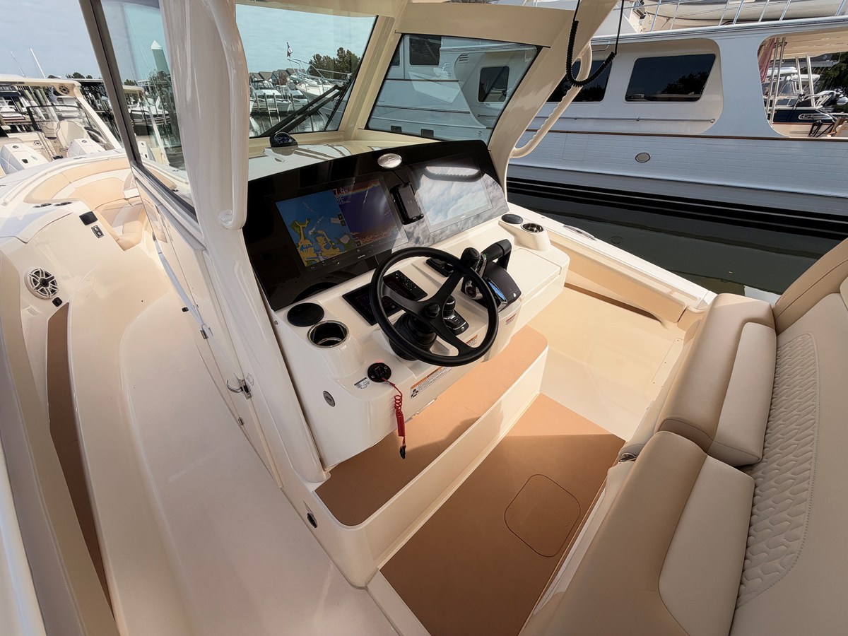 SCOUT 330 LXF, photo 29