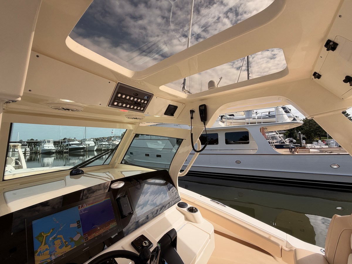 SCOUT 330 LXF, photo 30