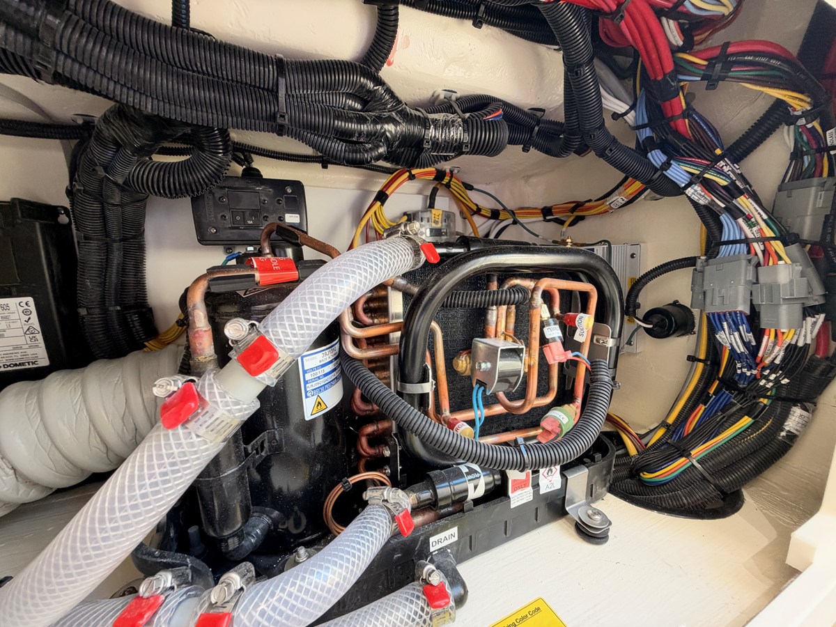 SCOUT 330 LXF, photo 54