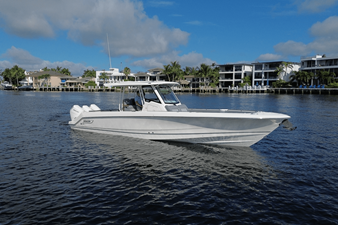 BOSTON WHALER 360 OUTRAGE