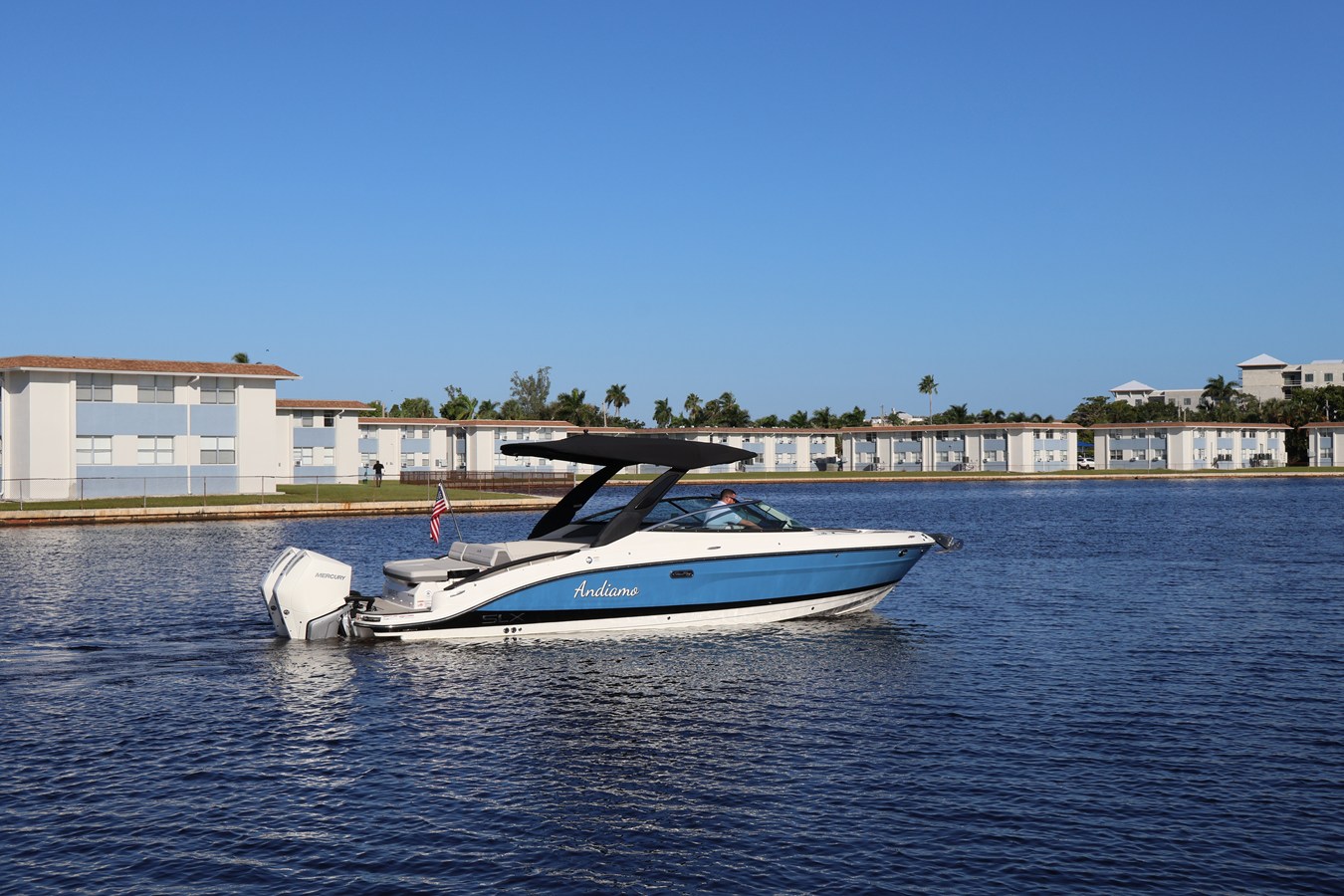 Sea Ray 280 SLX OUTBOARD — 2024 Sea Ray 280 SLX Outboard — photo 4