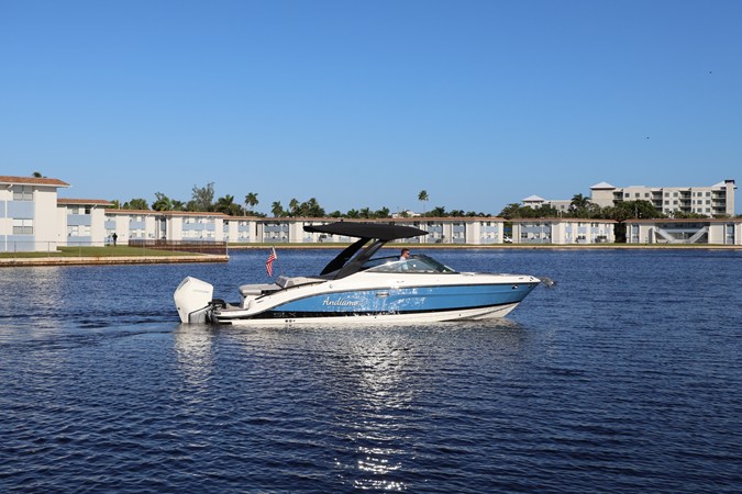 SEA RAY 280 SLX OUTBOARD — 2024 Sea Ray 280 SLX Outboard