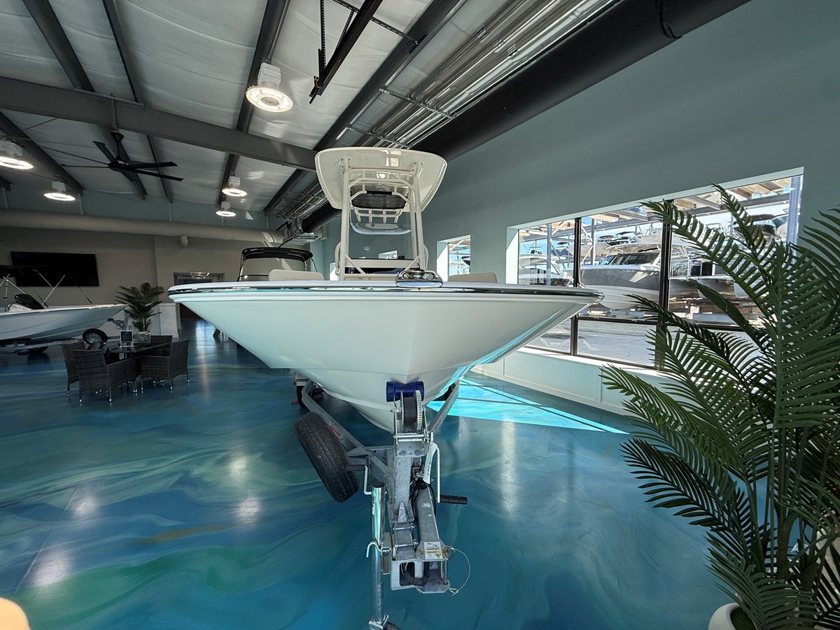 Boston Whaler 210 Montauk — 2027 Boston Whaler 210 Montauk — photo 5