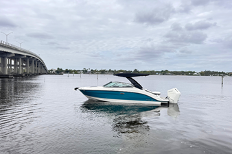 SEA RAY SLX 260 OUTBOARD