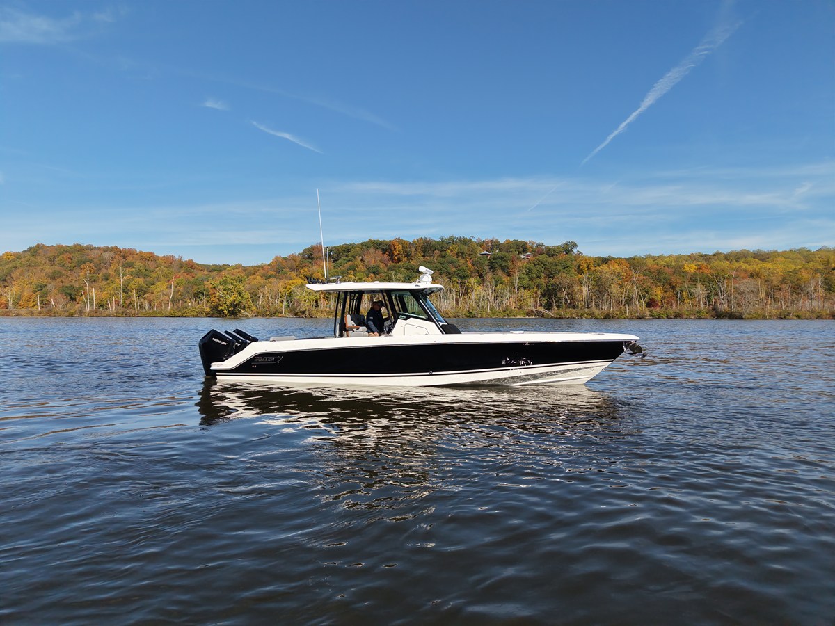 BOSTON WHALER 360 OUTRAGE, photo 3