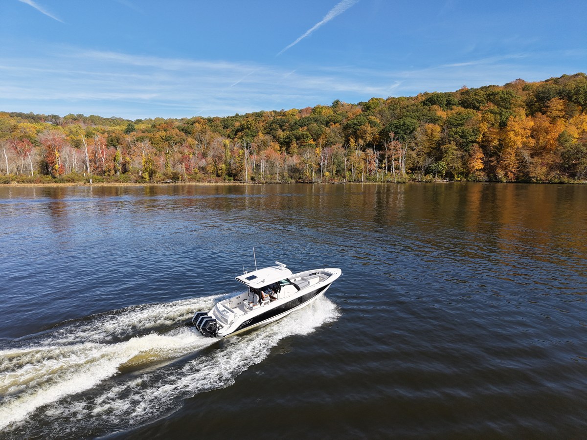 BOSTON WHALER 360 OUTRAGE, photo 7