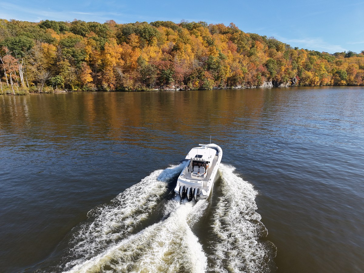 BOSTON WHALER 360 OUTRAGE, photo 8