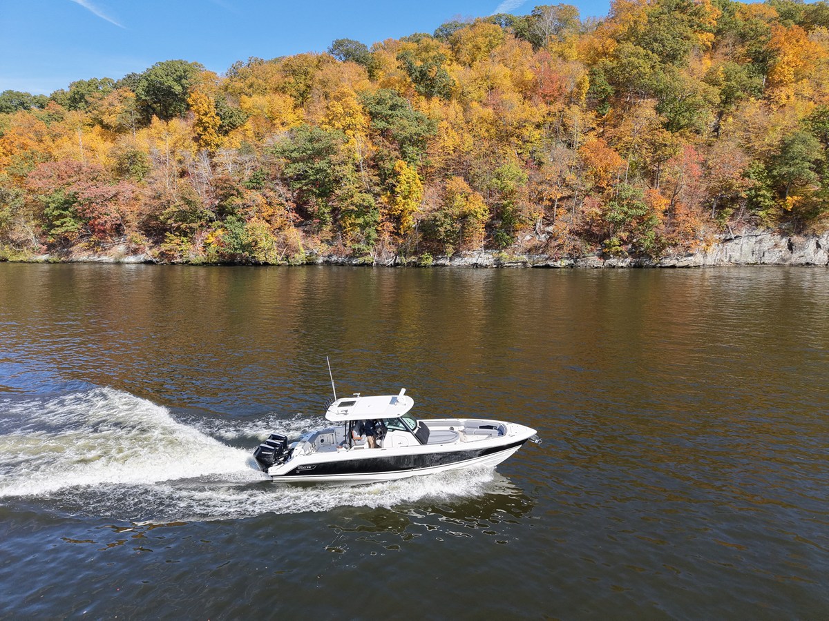 BOSTON WHALER 360 OUTRAGE, photo 11