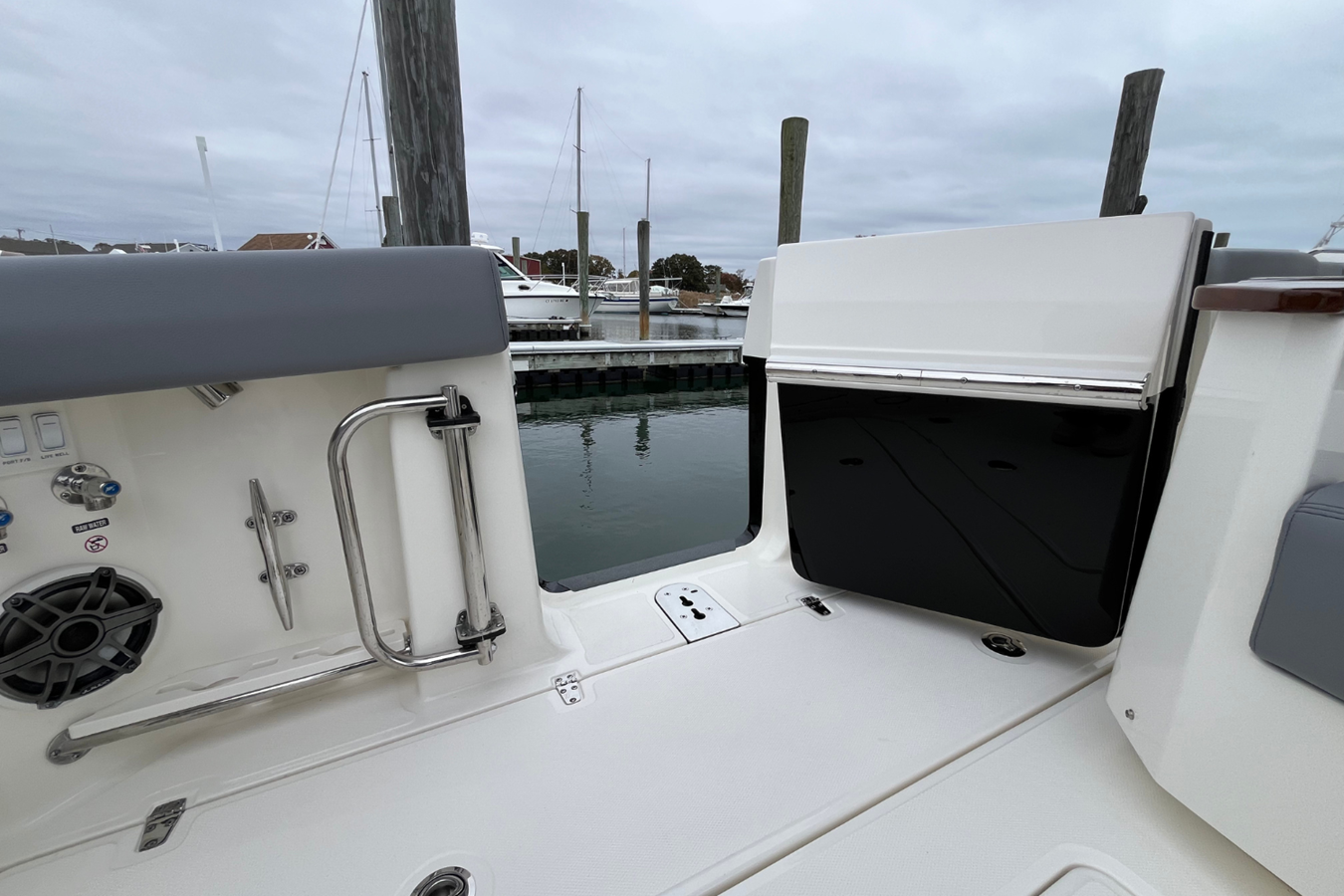 BOSTON WHALER 360 OUTRAGE, photo 32