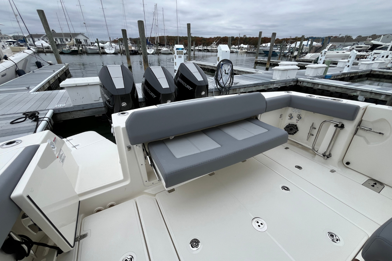 BOSTON WHALER 360 OUTRAGE, photo 34