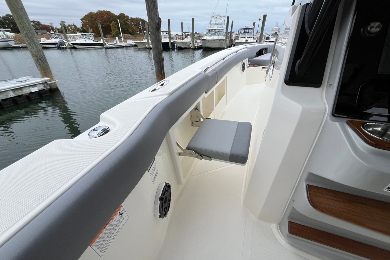 BOSTON WHALER 360 OUTRAGE, photo 40
