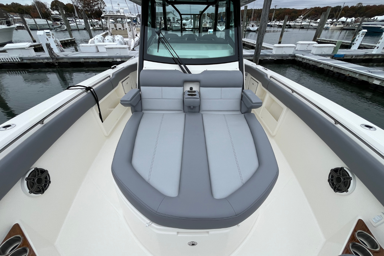 BOSTON WHALER 360 OUTRAGE, photo 41