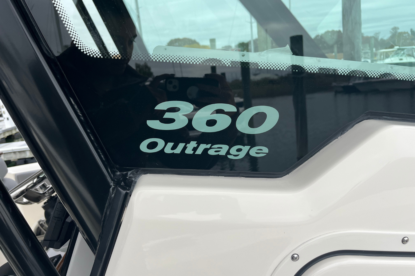 BOSTON WHALER 360 OUTRAGE, photo 47