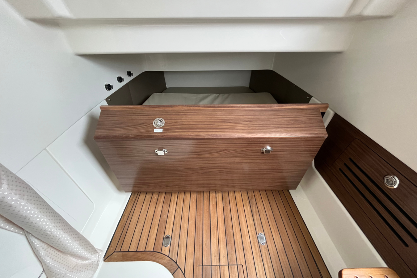 BOSTON WHALER 360 OUTRAGE, photo 53