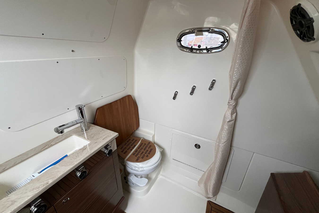 BOSTON WHALER 360 OUTRAGE, photo 55