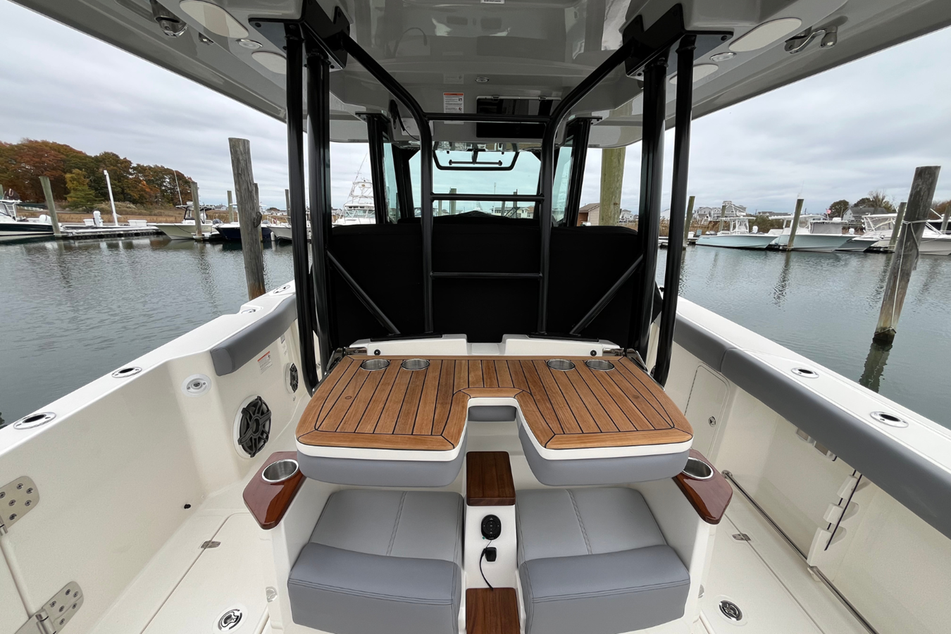 BOSTON WHALER 360 OUTRAGE, photo 62