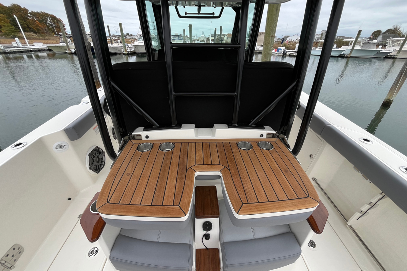 BOSTON WHALER 360 OUTRAGE, photo 63
