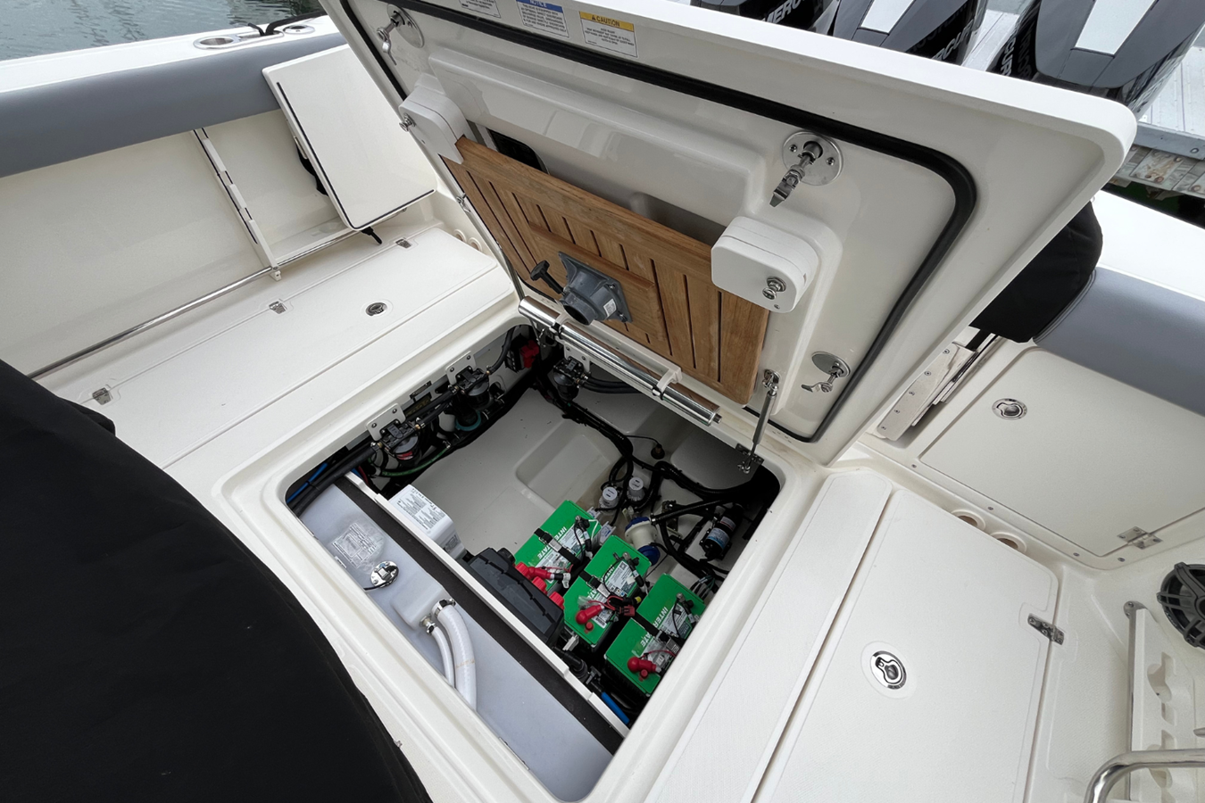 BOSTON WHALER 360 OUTRAGE, photo 64