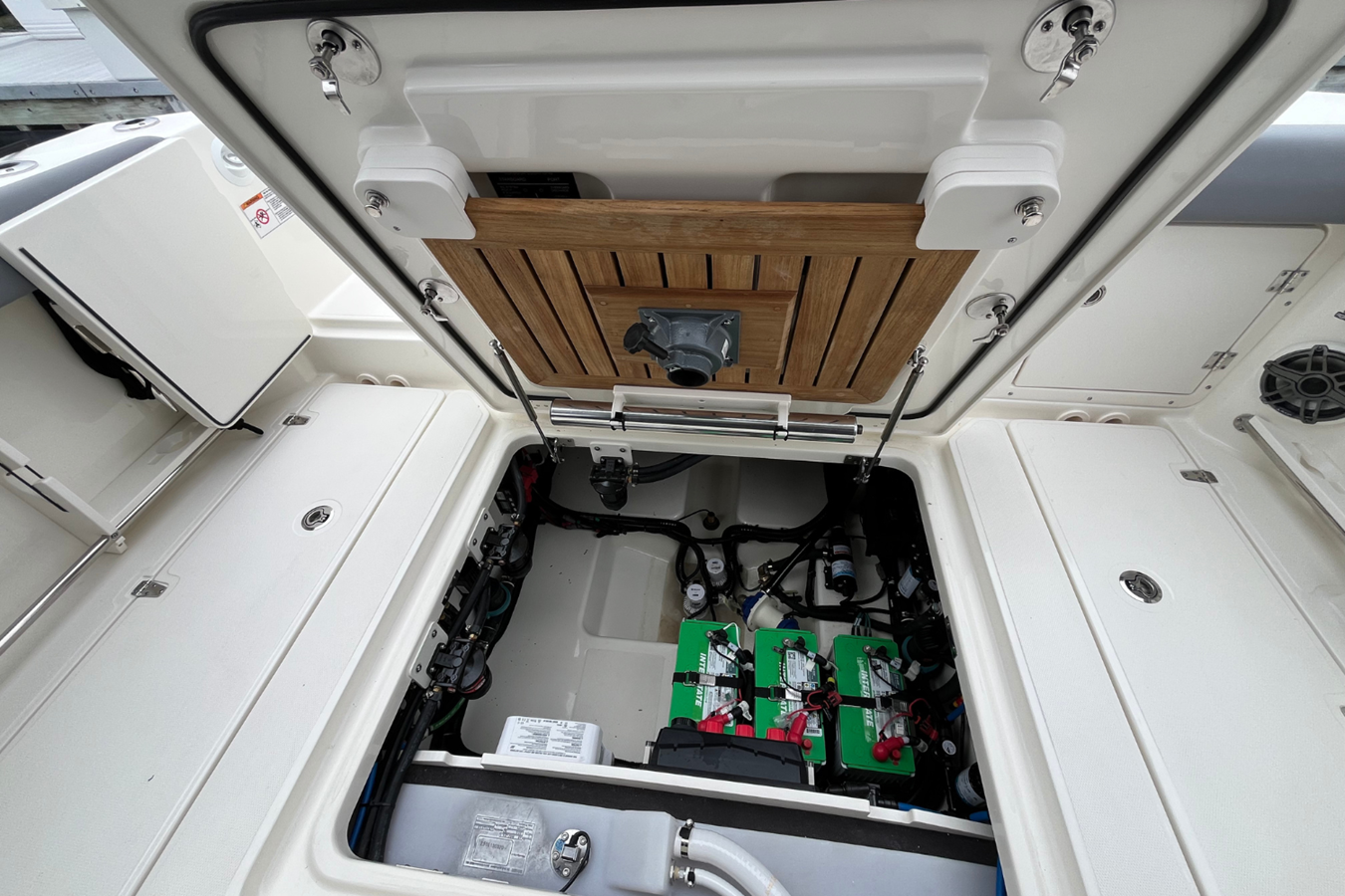 BOSTON WHALER 360 OUTRAGE, photo 65