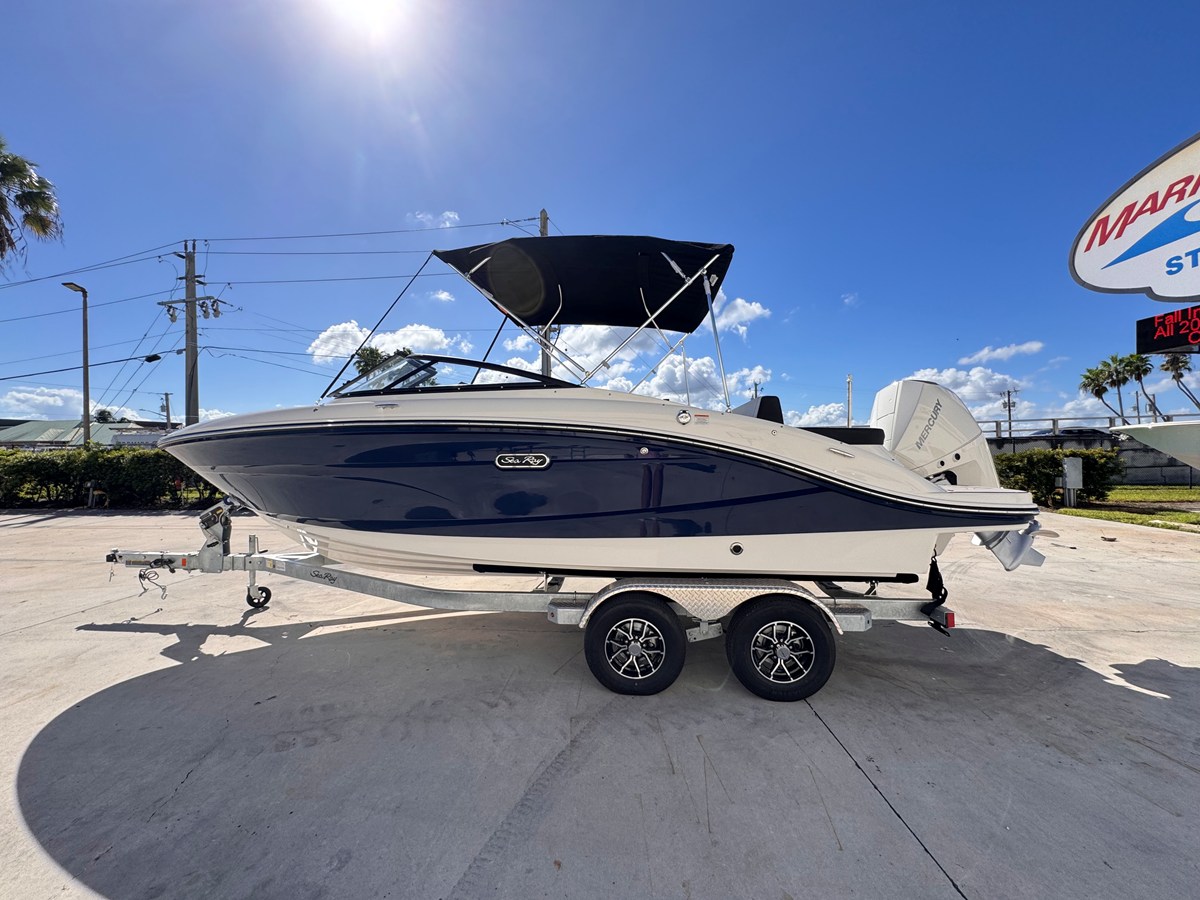 Sea Ray SPX 210 Outboard — 2026 Sea Ray SPX 210 Outboard