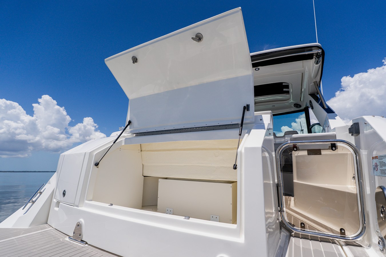 SEA RAY SUNDANCER 320 OUTBOARD, photo 22