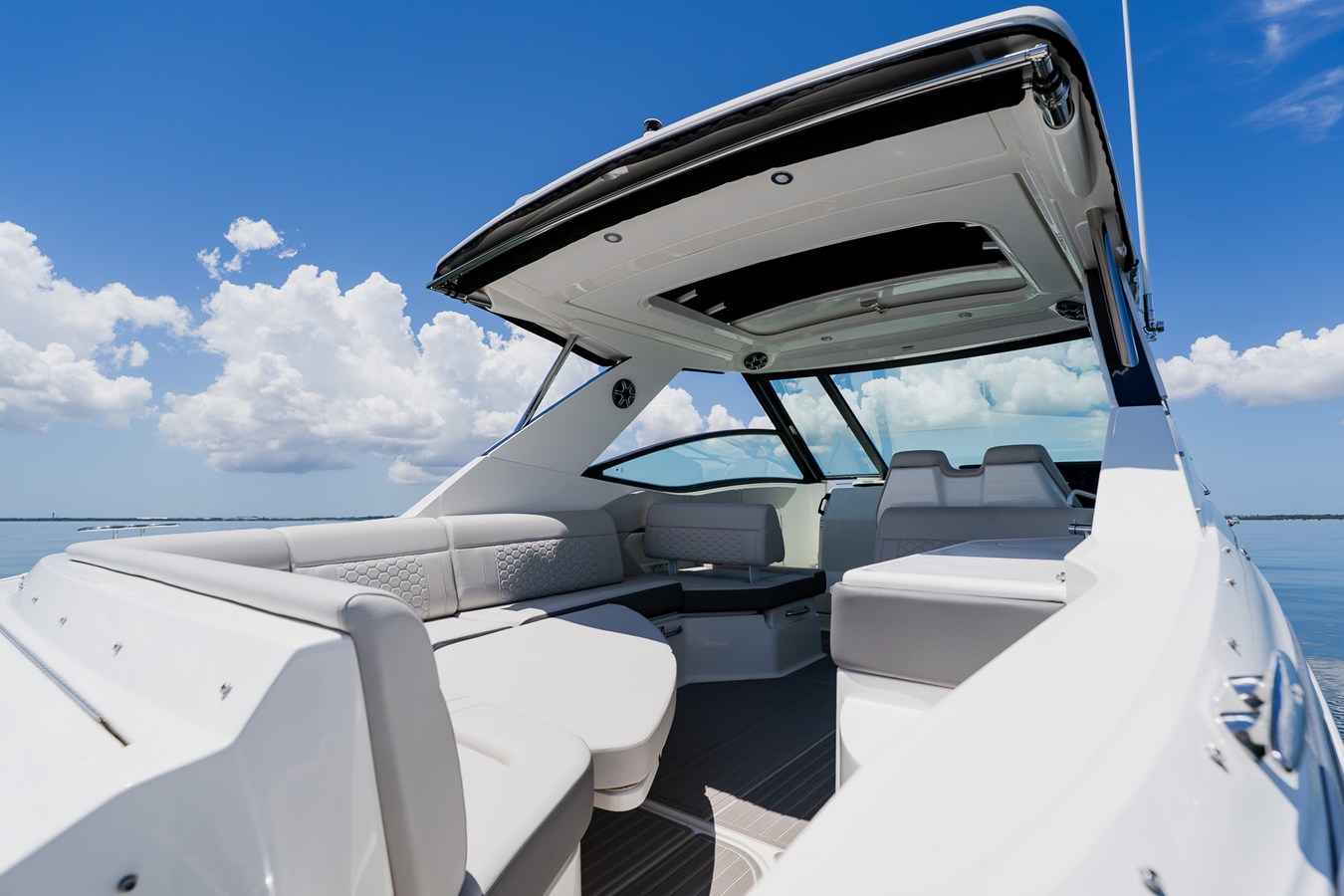 SEA RAY SUNDANCER 320 OUTBOARD, photo 28