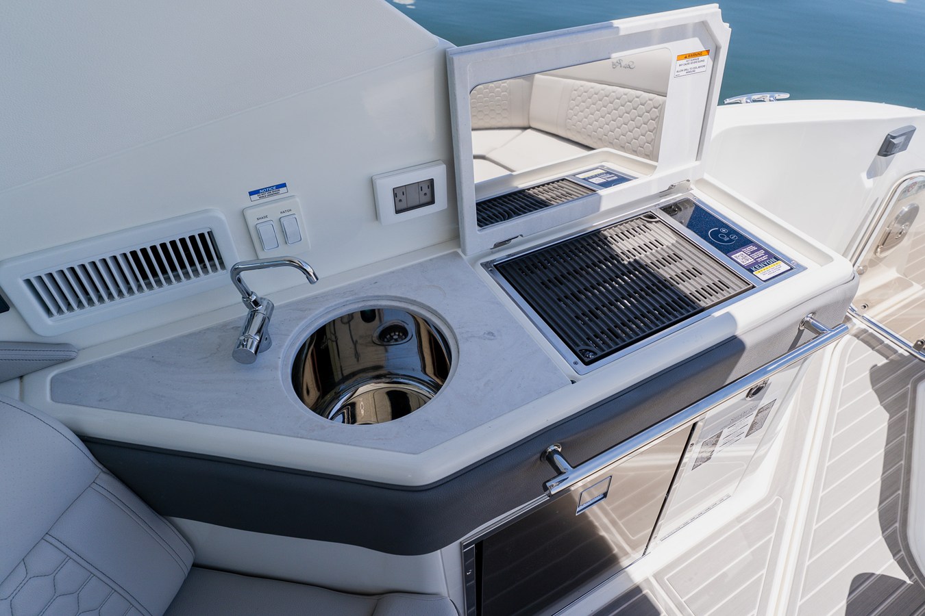 SEA RAY SUNDANCER 320 OUTBOARD, photo 36