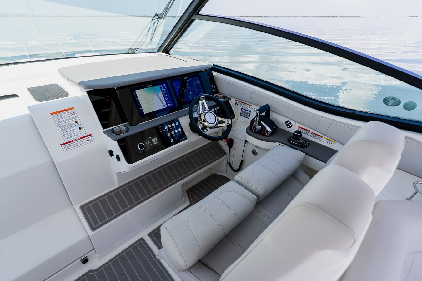 SEA RAY SUNDANCER 320 OUTBOARD, photo 39