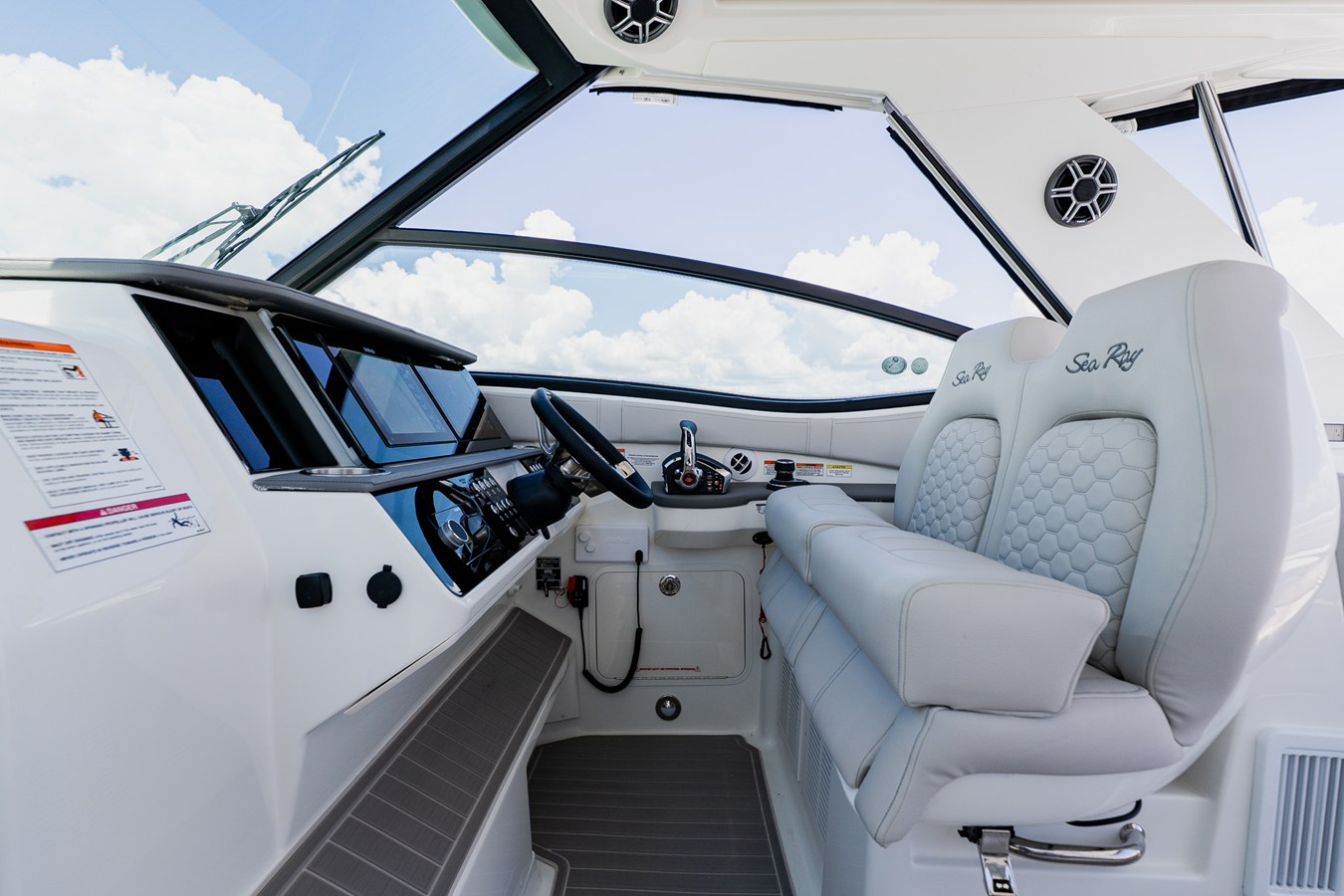 SEA RAY SUNDANCER 320 OUTBOARD, photo 40