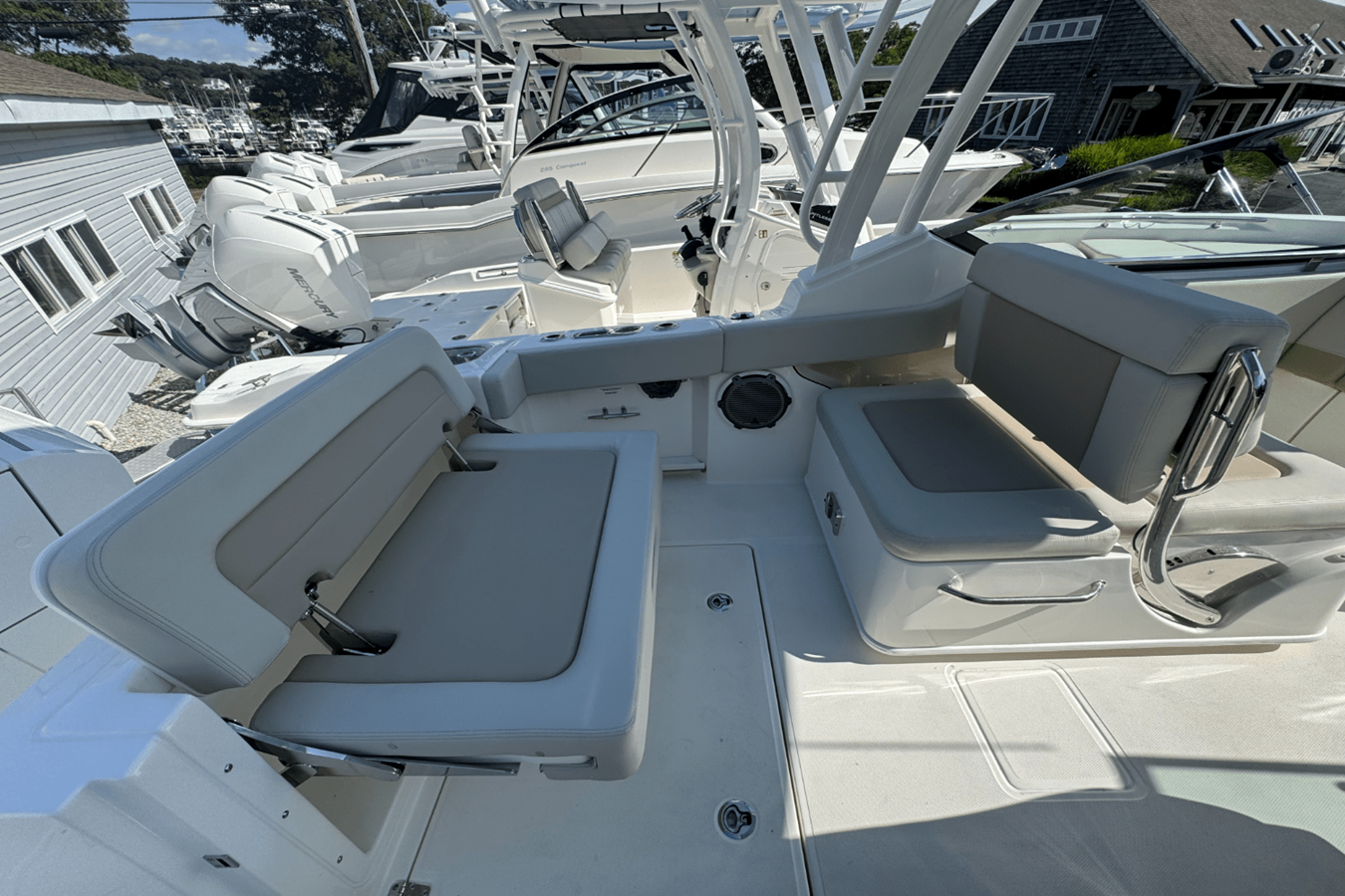 BOSTON WHALER 240 VANTAGE, photo 11