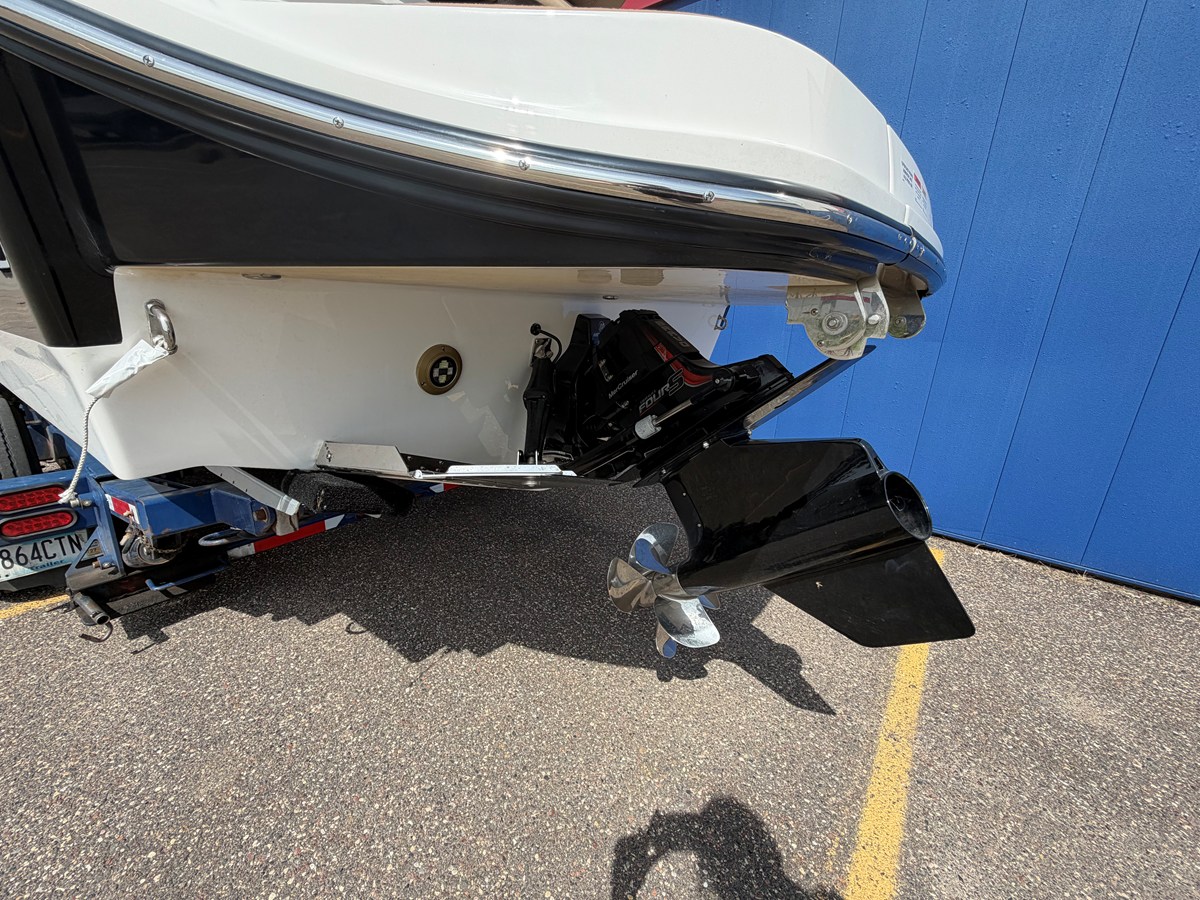 SEA RAY SDX 230 SURF, photo 6