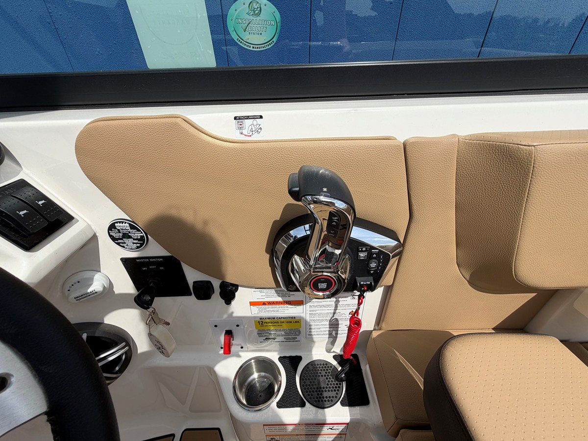 SEA RAY SDX 230 SURF, photo 32