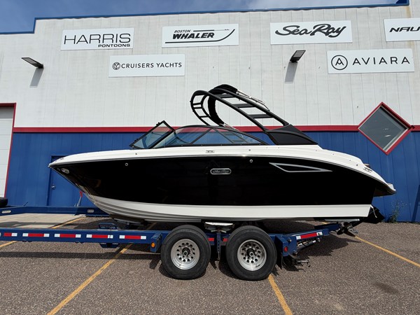 SEA RAY SDX 230 SURF — 2026 Sea Ray SDX 230 Surf