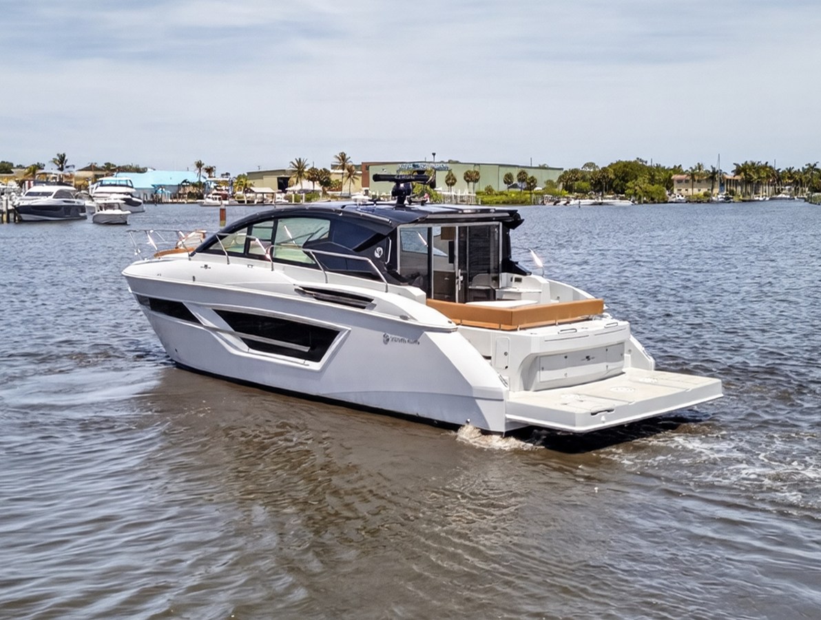 Cruisers Yachts 46 Cantius — 2026 Cruisers Yachts 46 Cantius — photo 2